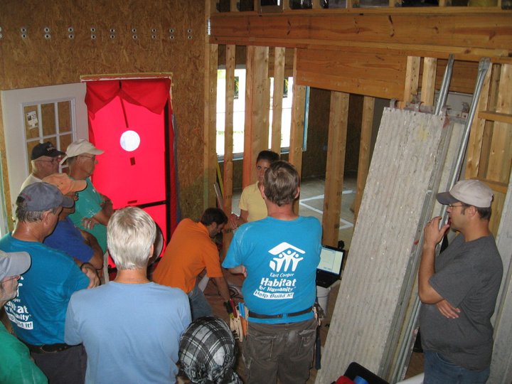 blower door test